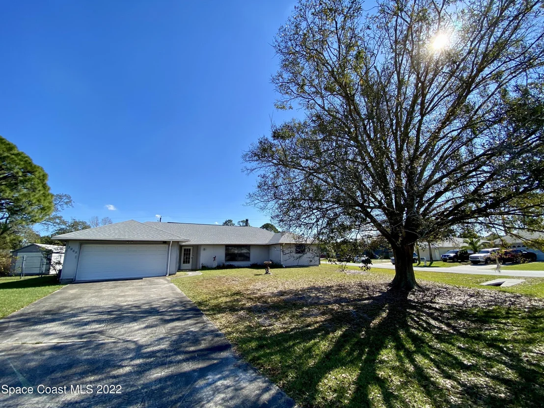 Photo of 3965 Oakland Street