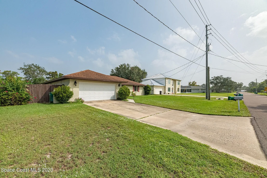 Photo of 4630 Robert Street