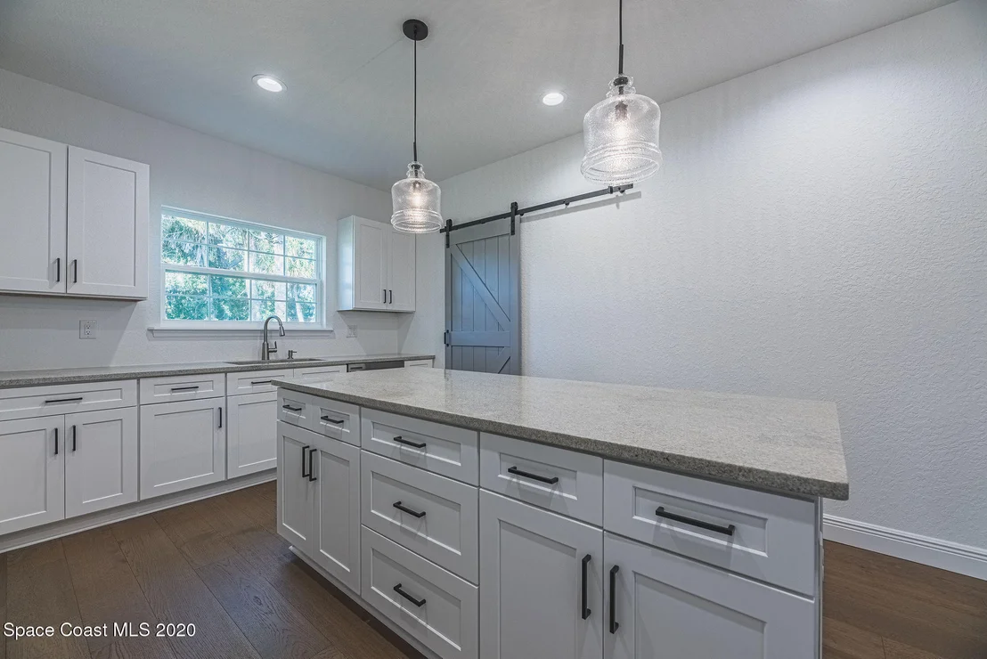 Photo of 431 Crescent Drive