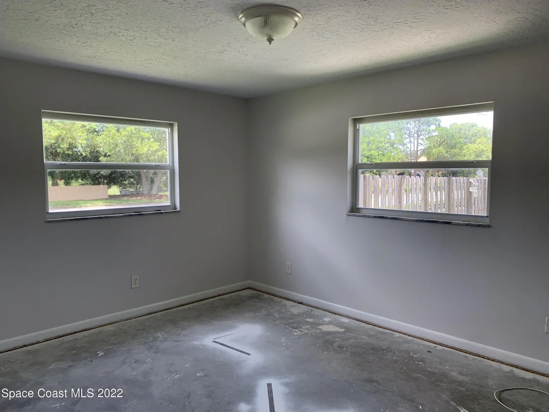 Photo of 799 Pebble Beach Avenue NE