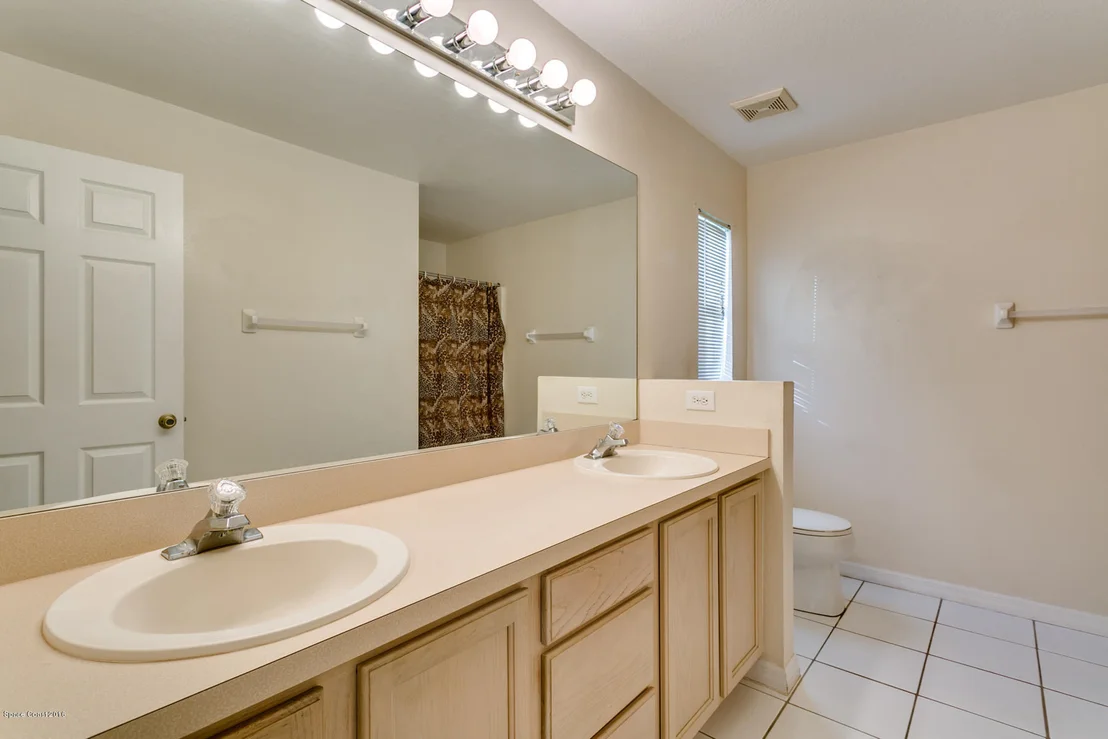 Photo of 1121 Juno Place