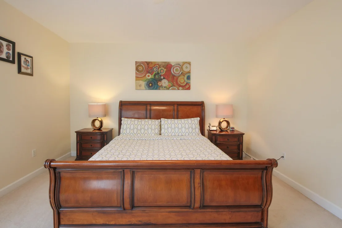 Photo of 885 Chatsworth Drive