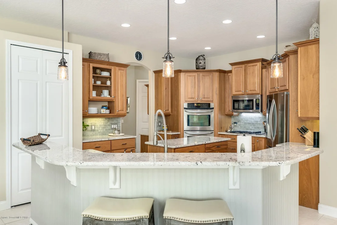 Photo of 824 Chatsworth Drive
