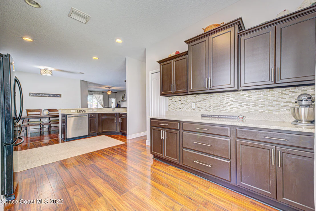 Photo of 1482 Hemingway Boulevard