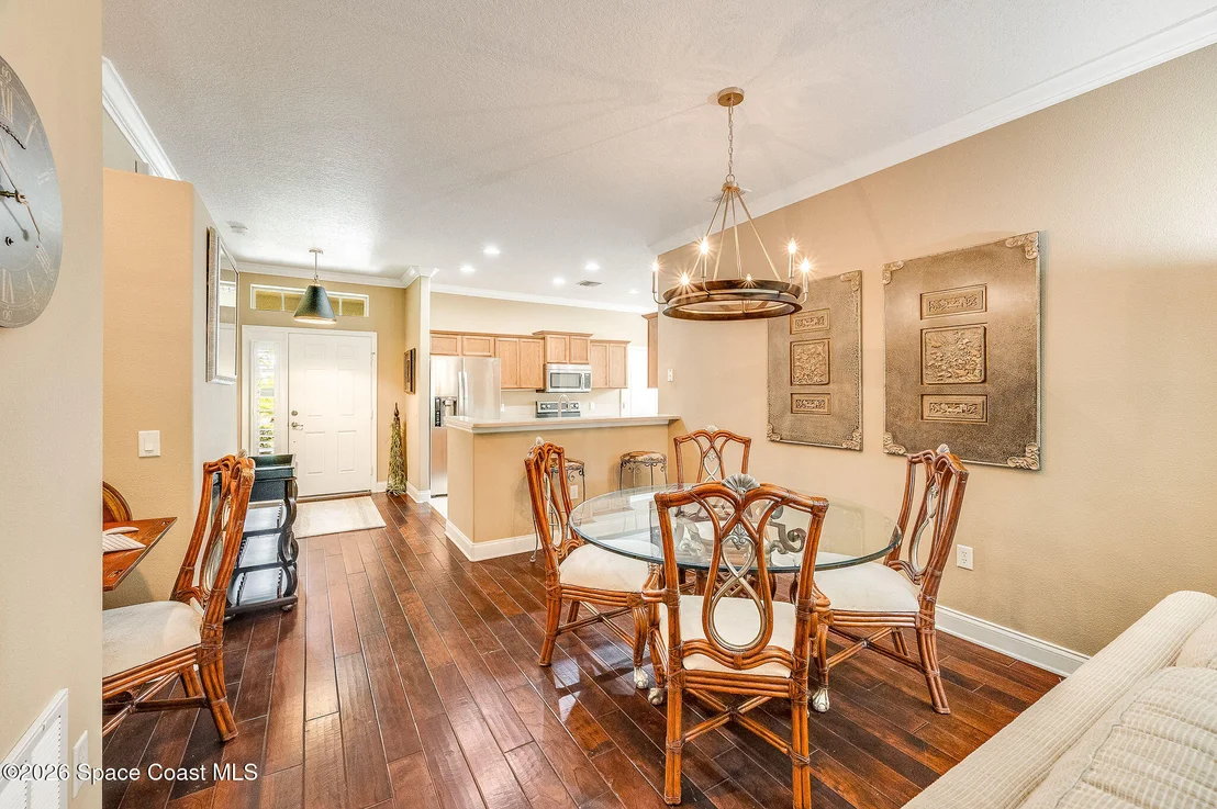 Photo of 522 Waterside Circle