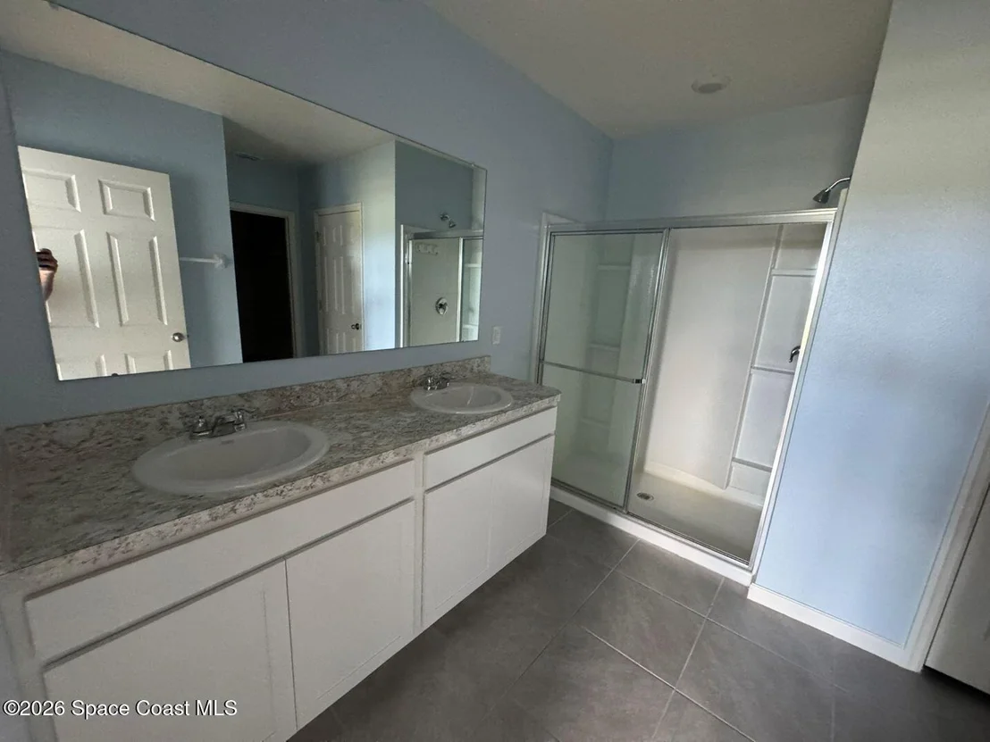 Photo of 3597 E Aberdeen Drive SE