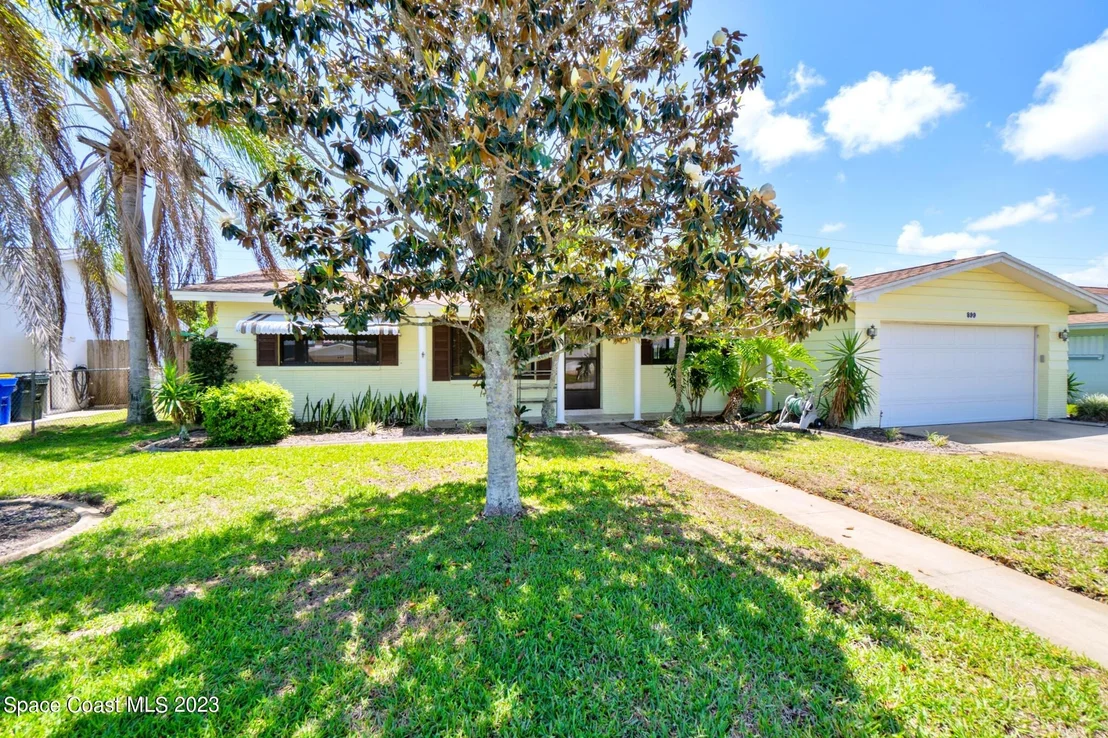 Photo of 899 Jefferson Road