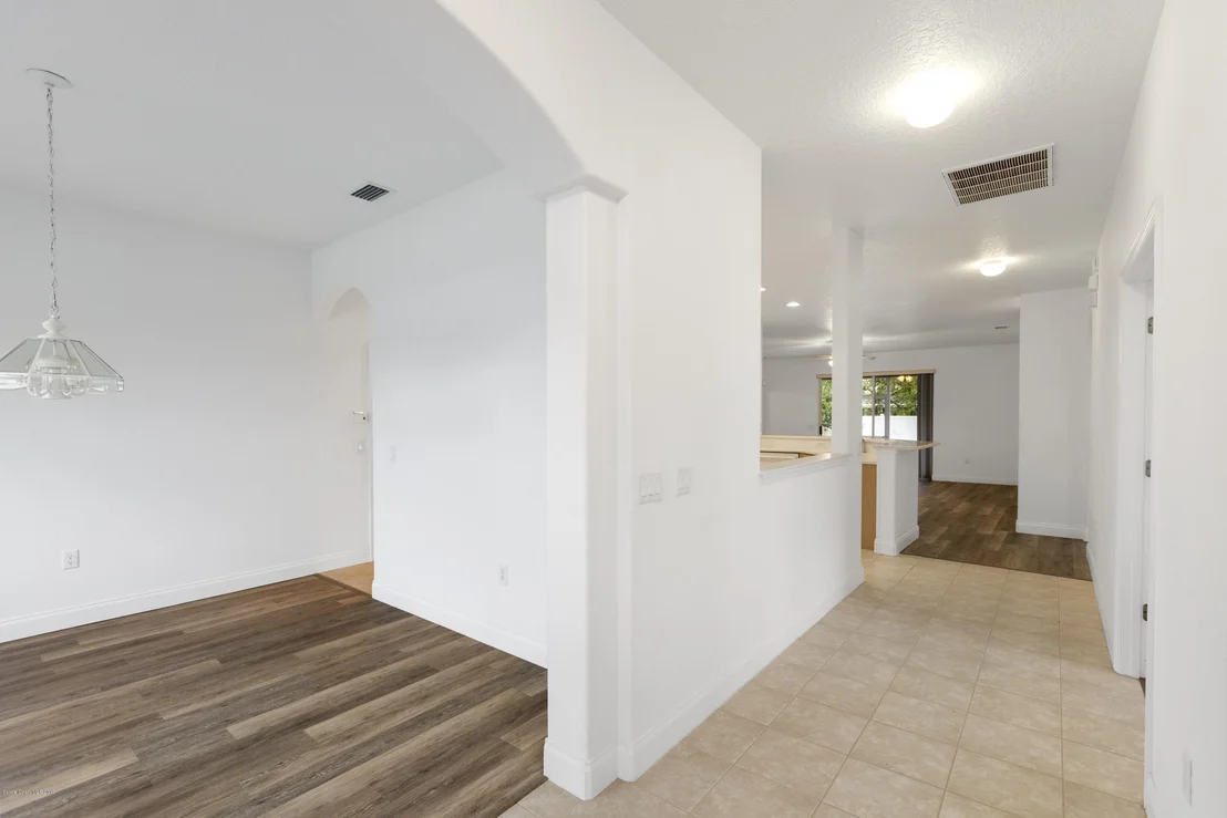 Photo of 1600 Bridgeport Circle