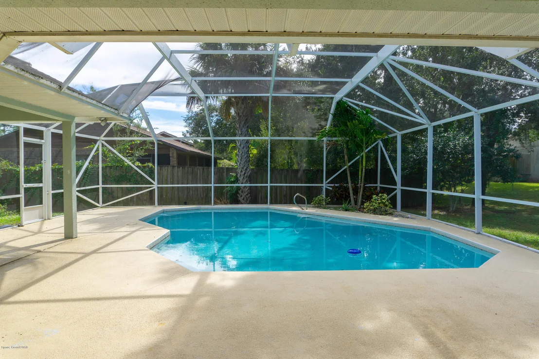Photo of 652 Gilbert Drive NE