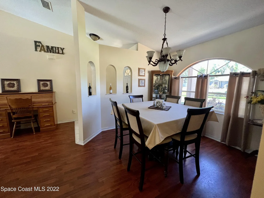Photo of 6553 Cedar Avenue