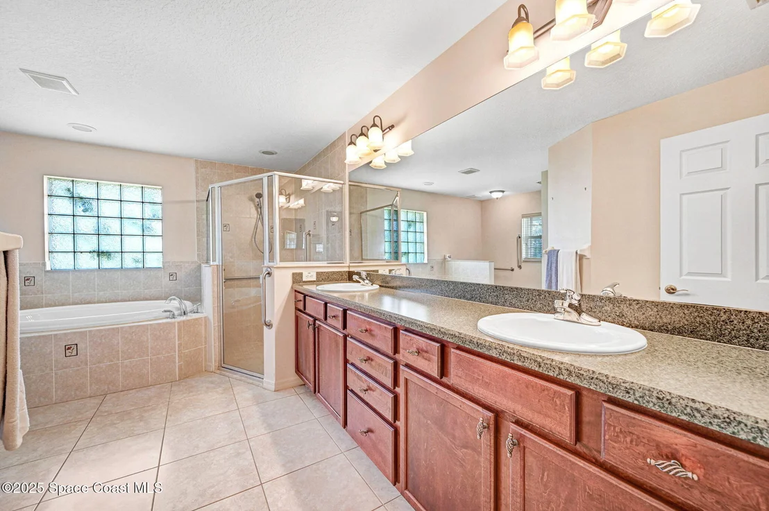 Photo of 1207 Van Tassel Trail NE