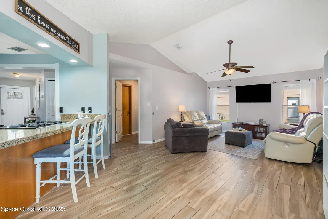 Photo of 938 Osprey Lane
