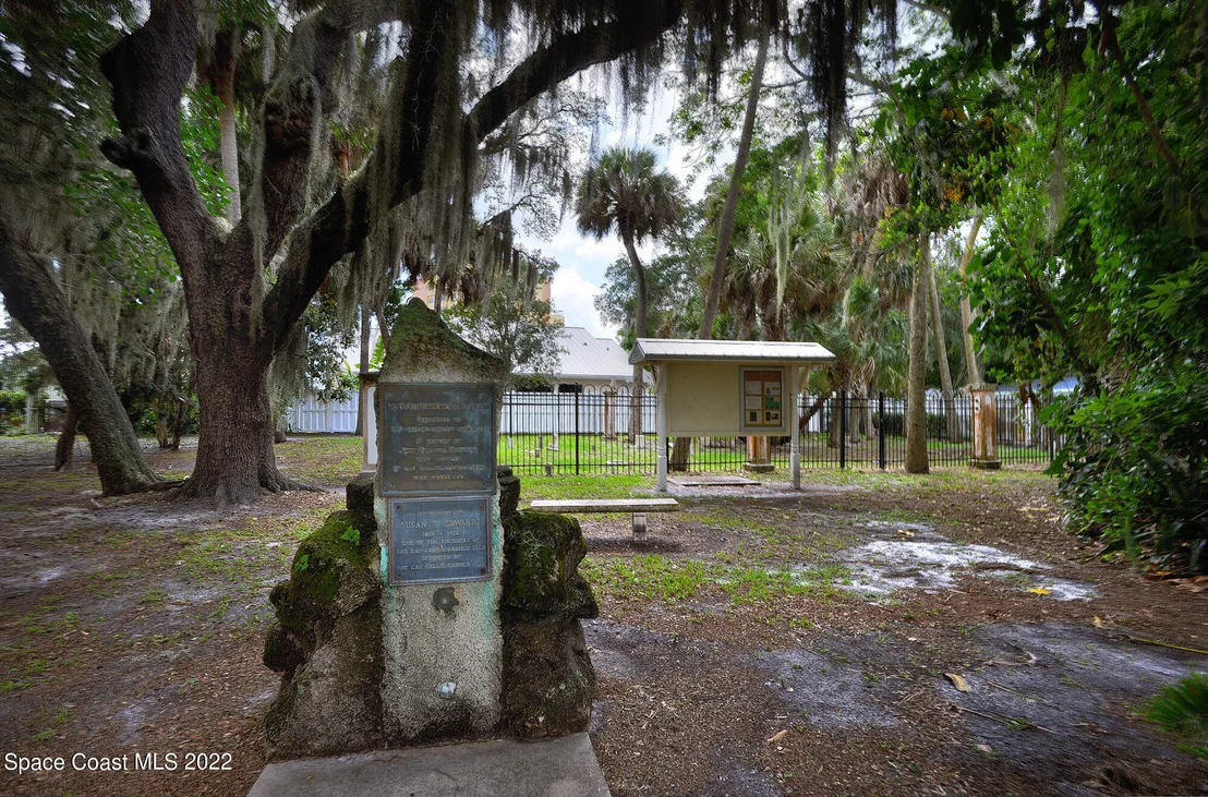 Photo of 560 Shady Lane