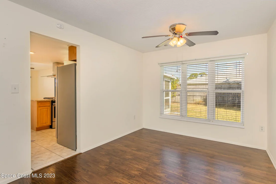 Photo of 880 Westport Drive