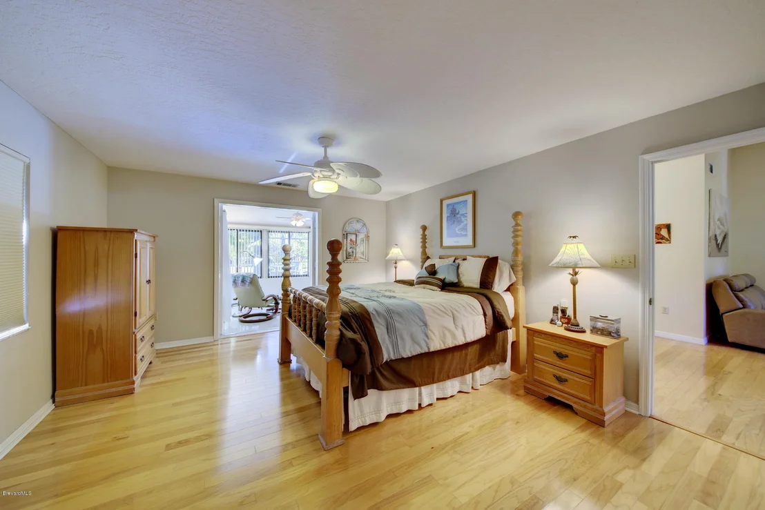 Photo of 1827 S Live Oak Drive