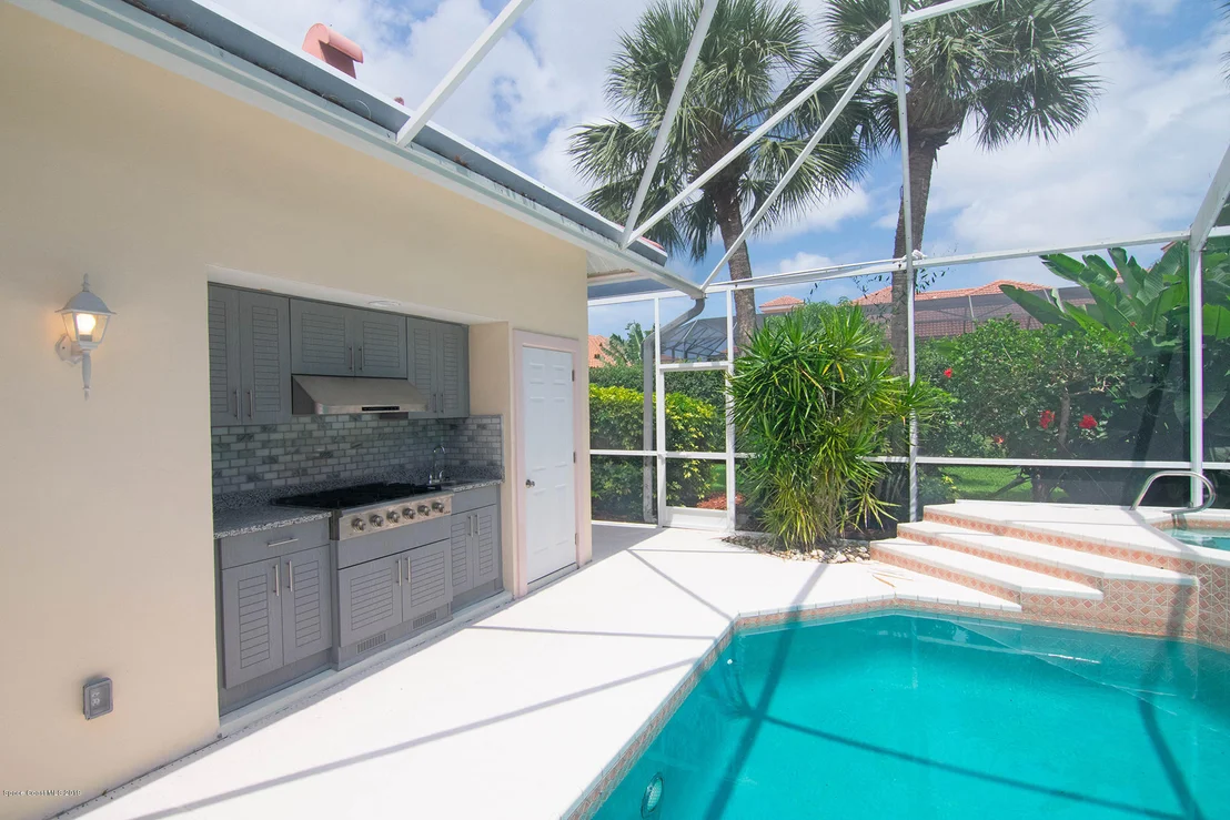 Photo of 759 Glengarry Drive