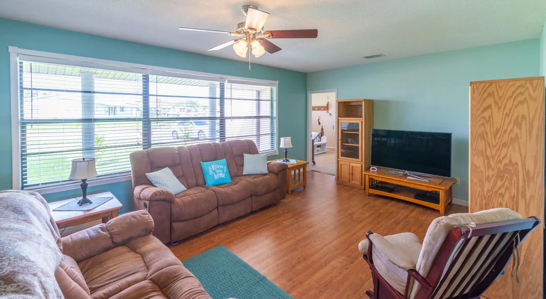 Photo of 647 Ford Circle E
