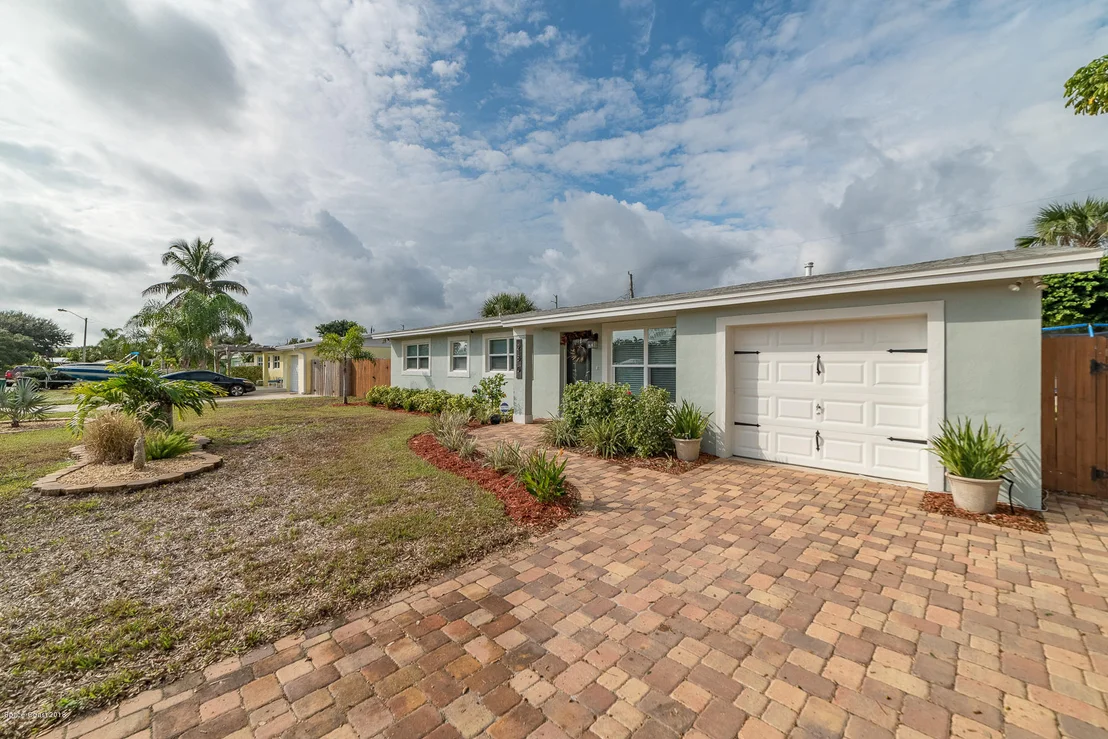 Photo of 280 Albatross Drive