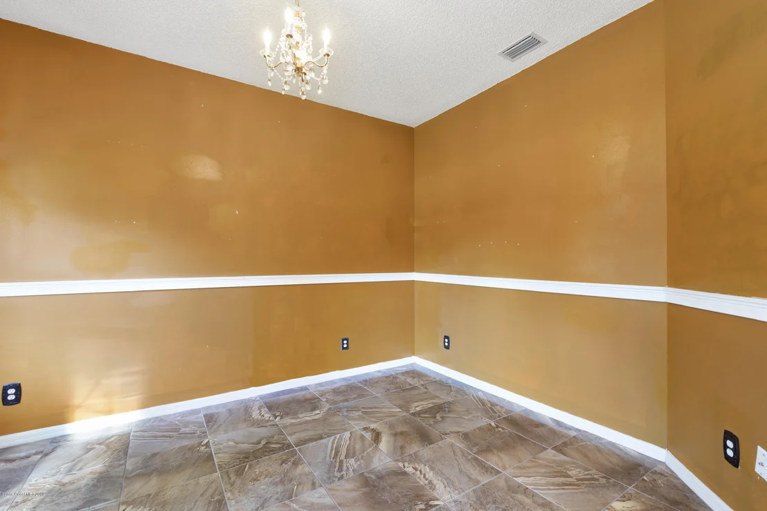 Photo of 5585 Graham Street
