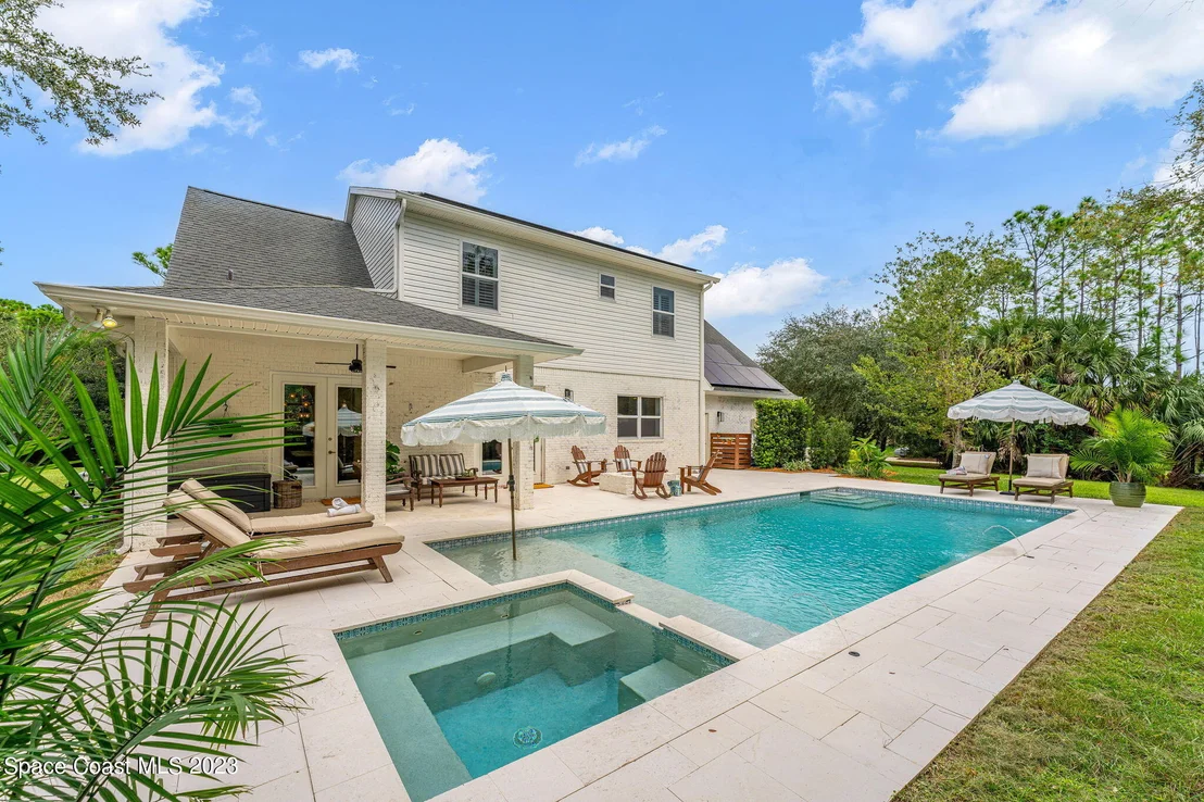 Photo of 5595 Willoughby Drive