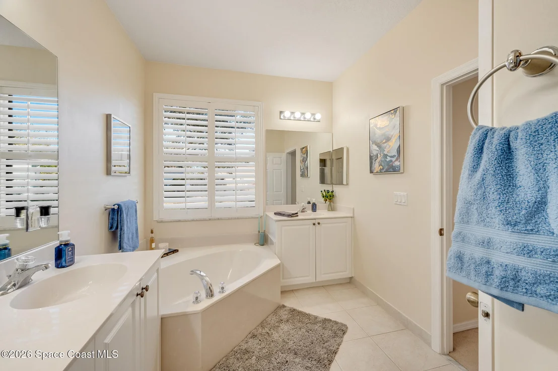 Photo of 1325 Shoreline Circle