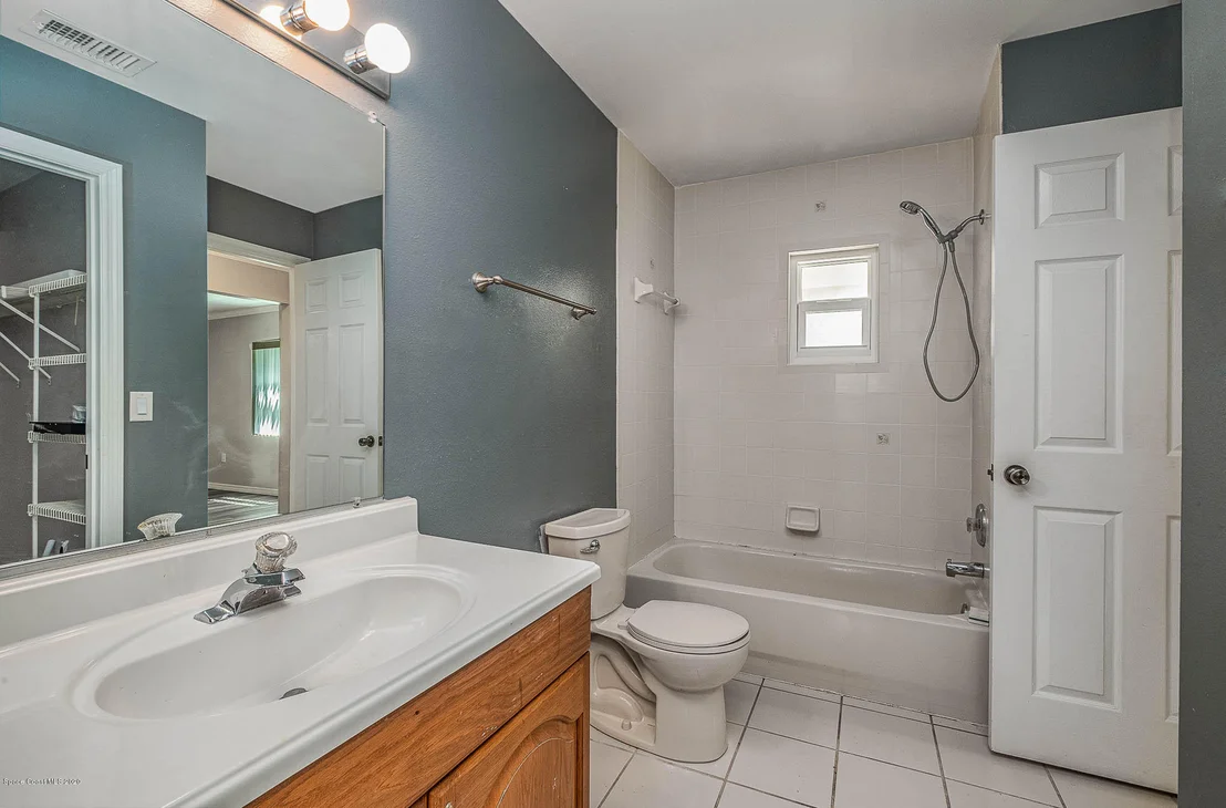 Photo of Unit 7 at 1475 Beechfern Drive