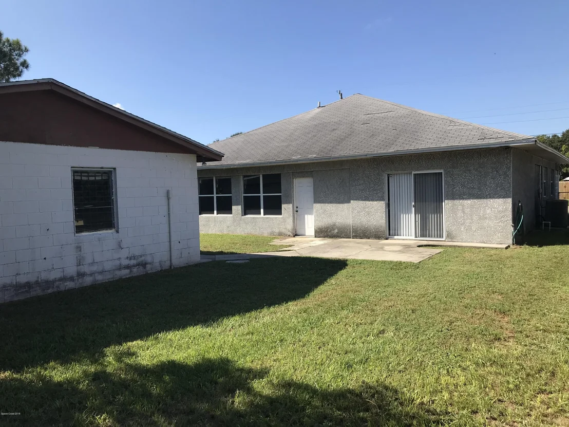 Photo of 707 Camellia Drive