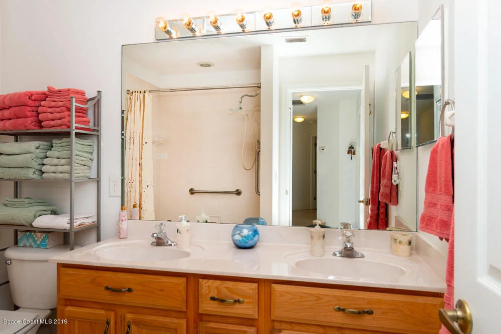 Photo of 1370 Whitman Drive