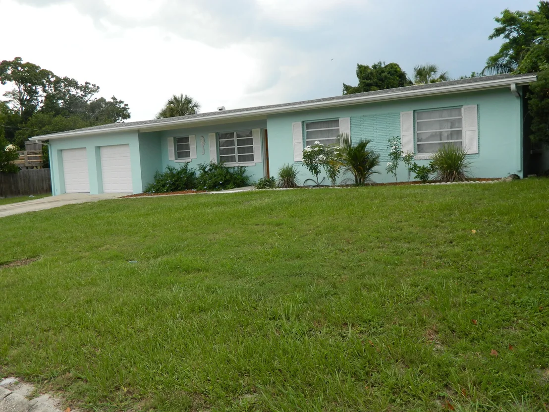 Photo of 1074 Tanglewood Lane