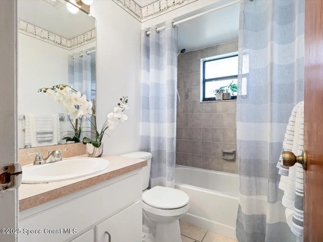 Photo of 6845 Harp Avenue