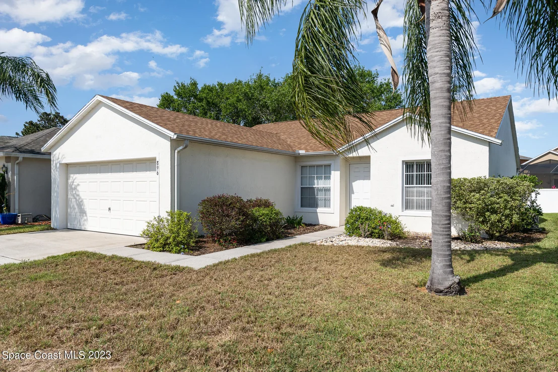 Photo of 896 Shaw Circle