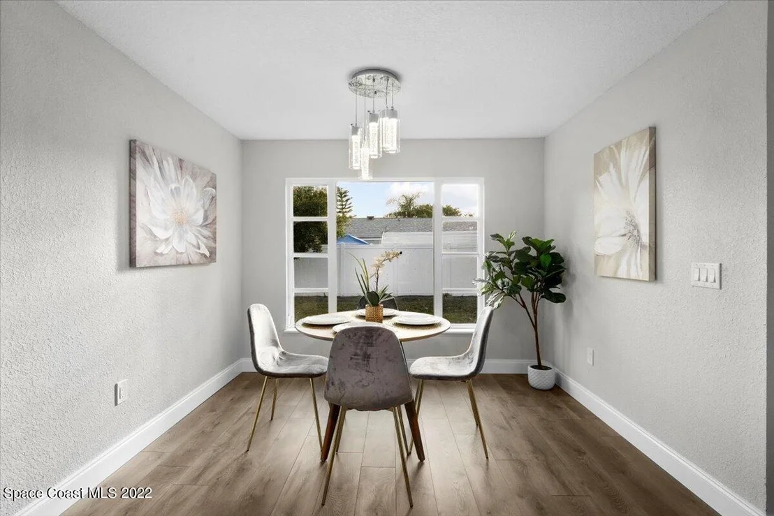 Photo of 893 Midland Road