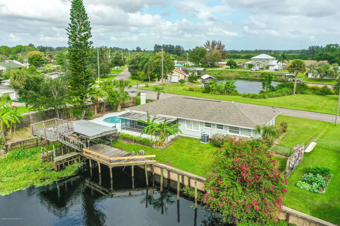 Photo of 818 Heron Road