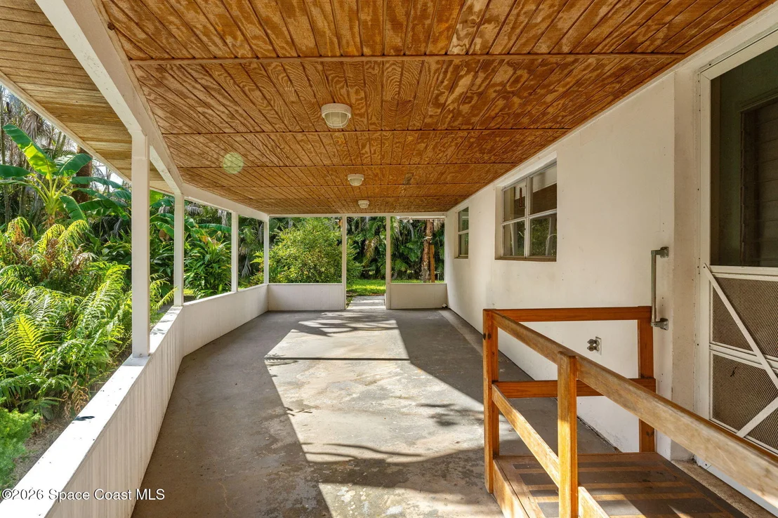 Photo of 317 Cocoa Avenue