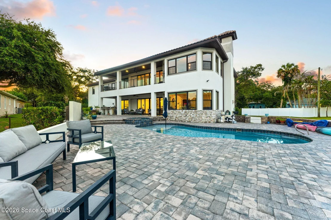 Photo of 3441 N Sylvan Lane