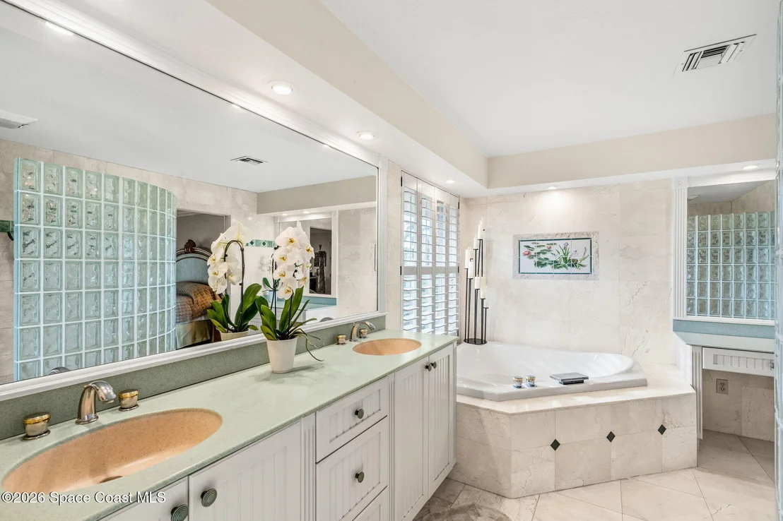 Photo of 704 Malibu Lane