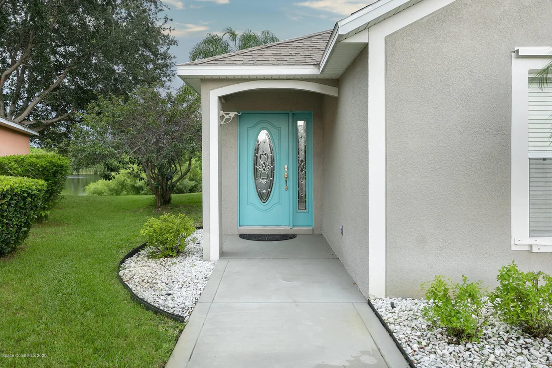 Photo of 895 Villa Drive