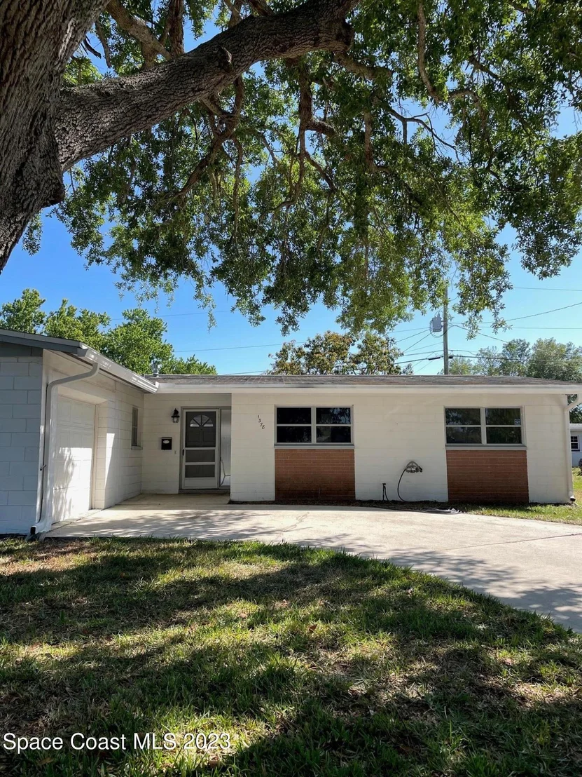 Photo of 1378 Estridge Drive