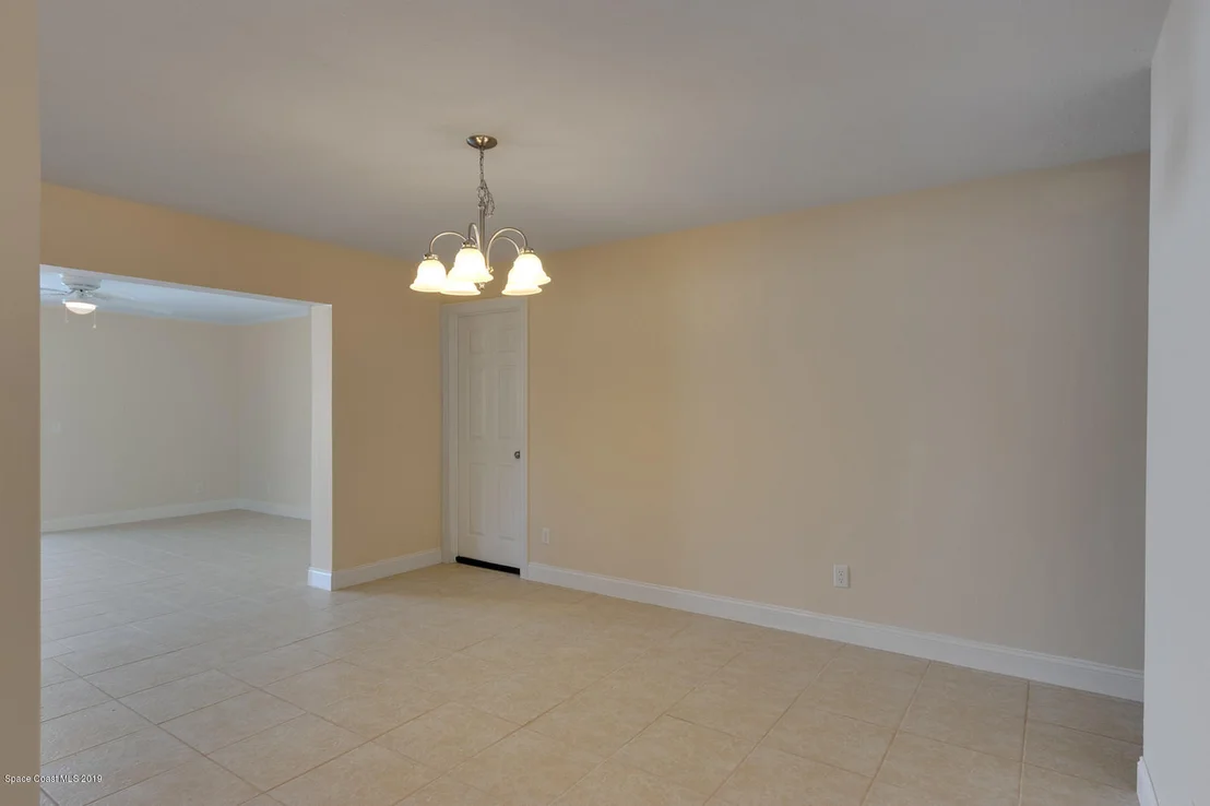Photo of 1324 Estridge Drive