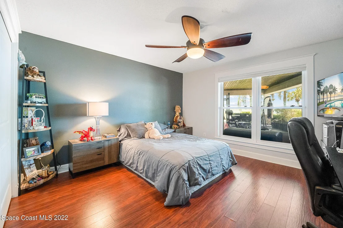 Photo of 437 River View Lane