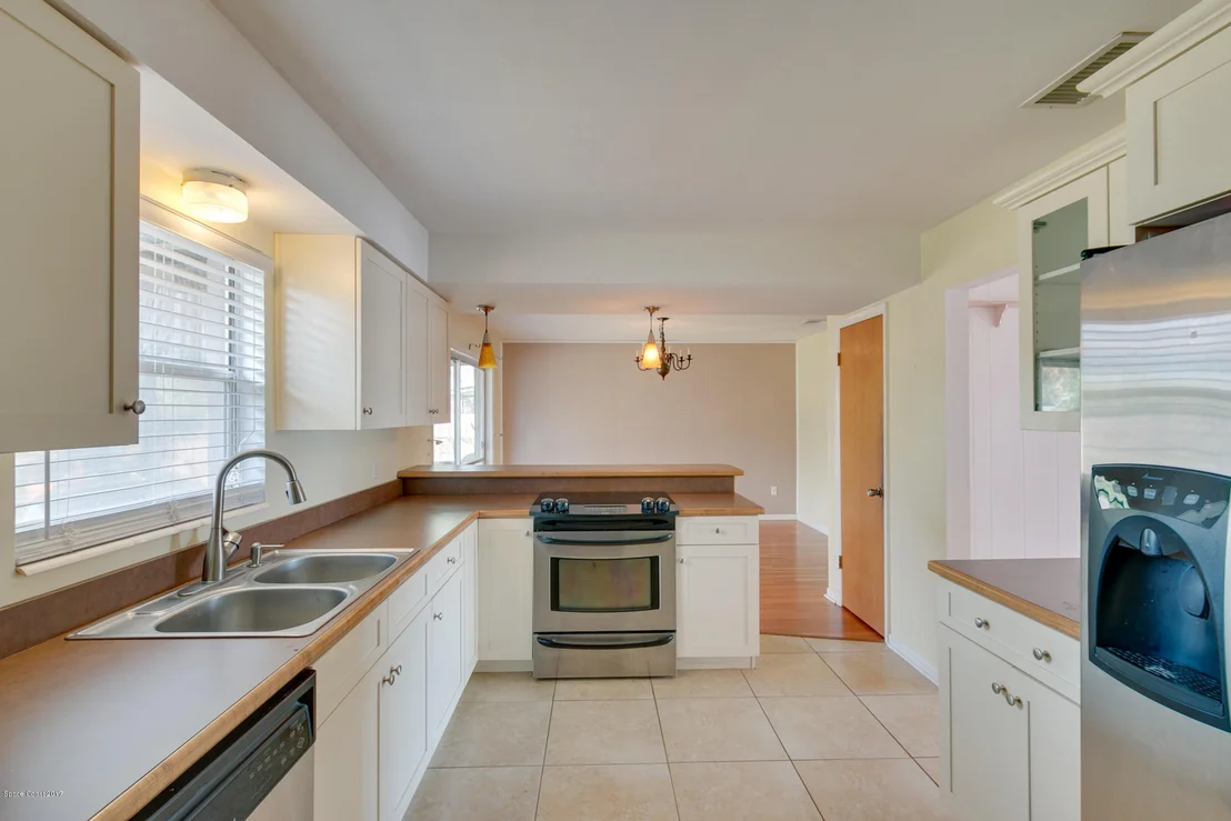 Photo of 1059 La Paloma Drive