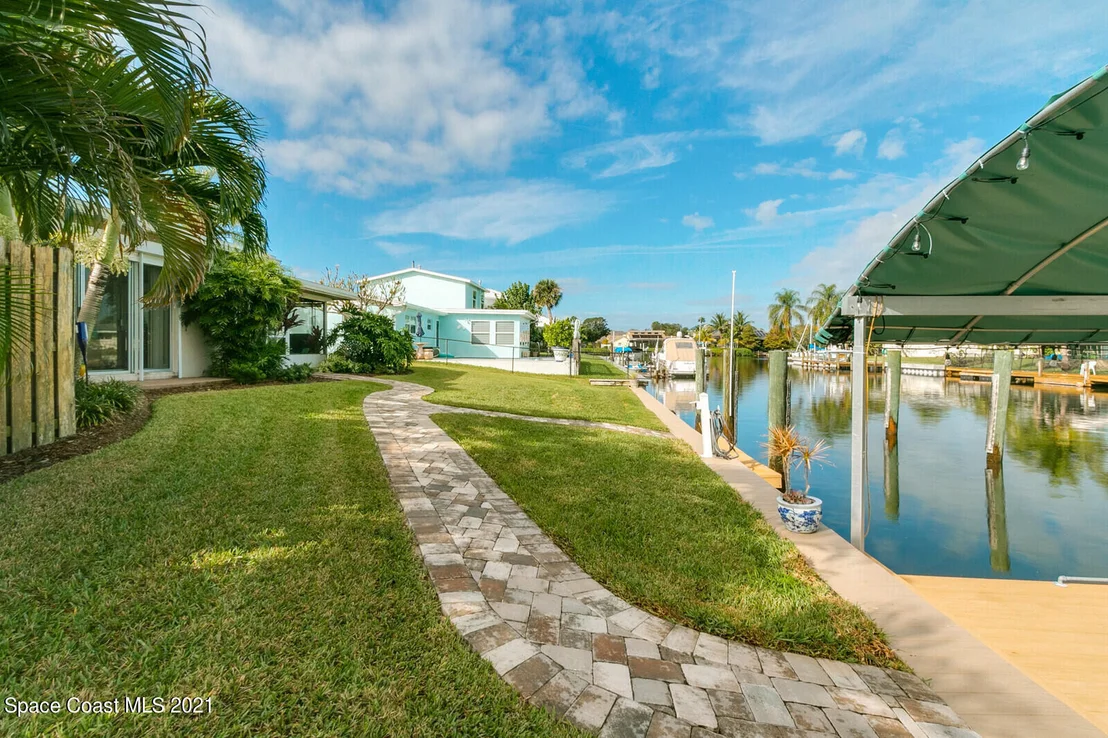 Photo of 481 Cardinal Drive