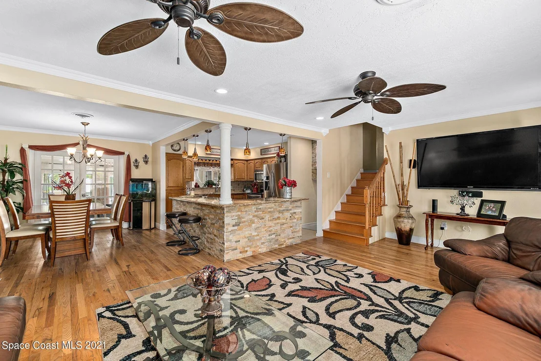 Photo of 1046 Pinetree Drive