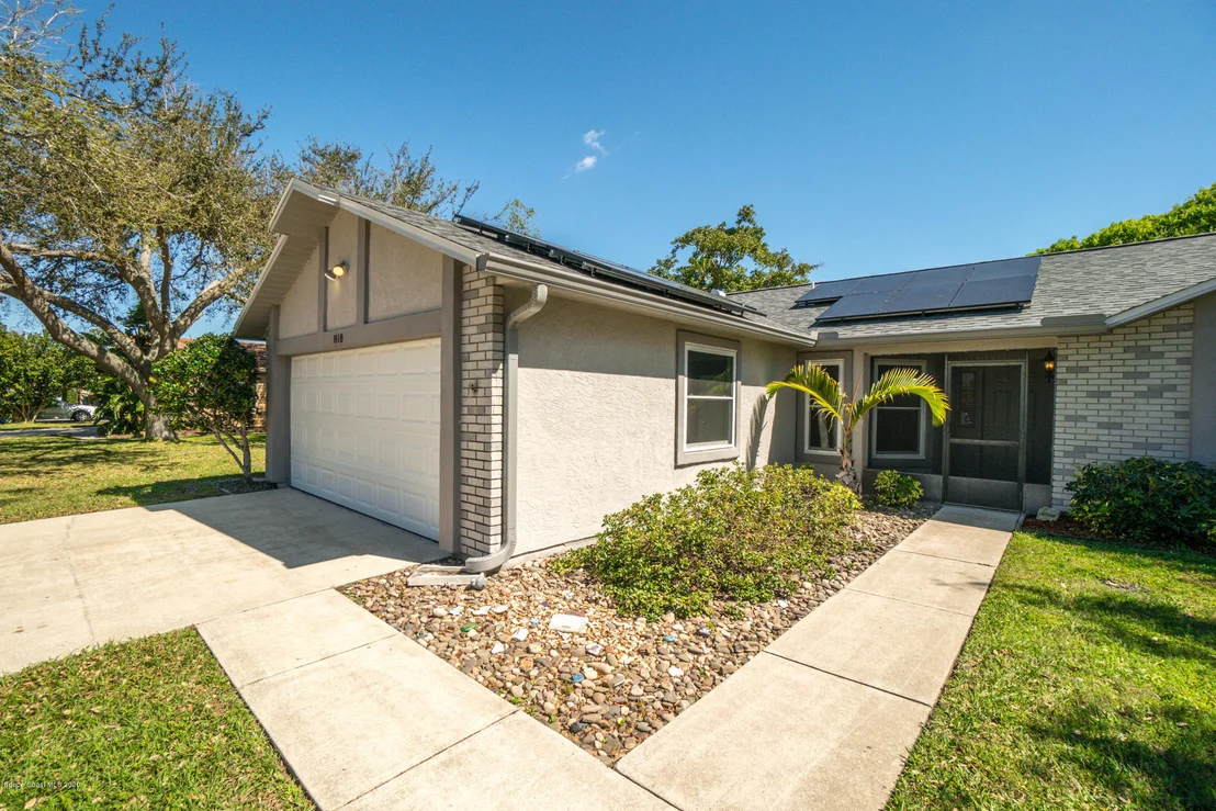 Photo of 818 Pine Shadows Avenue
