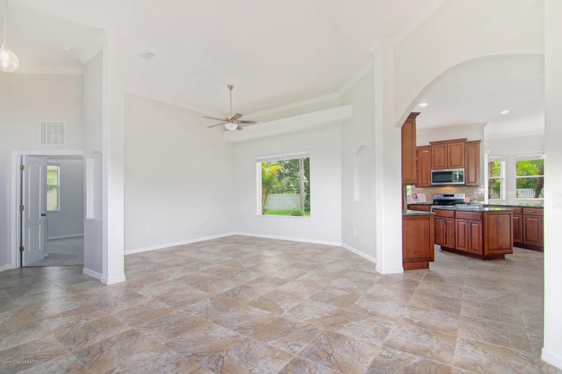 Photo of 151 SE Ridgemont Circle SE