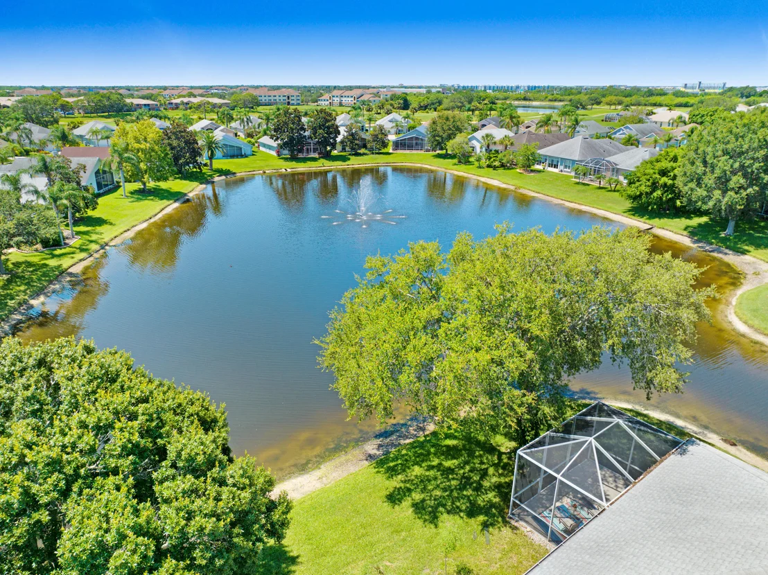 Photo of 2299 Addington Circle
