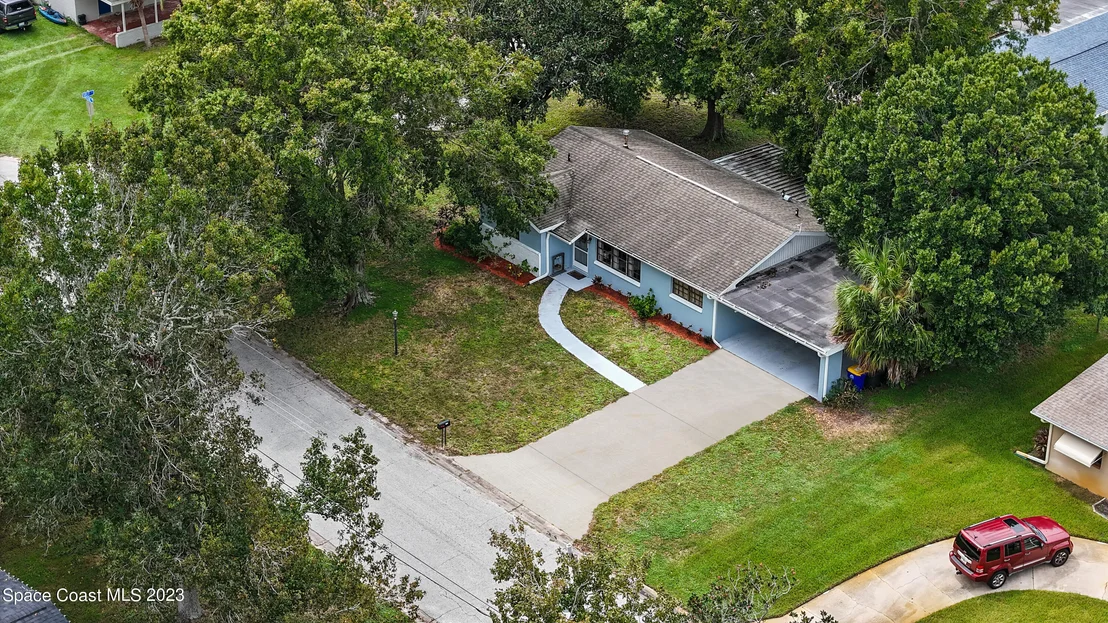 Photo of 1325 Estridge Drive
