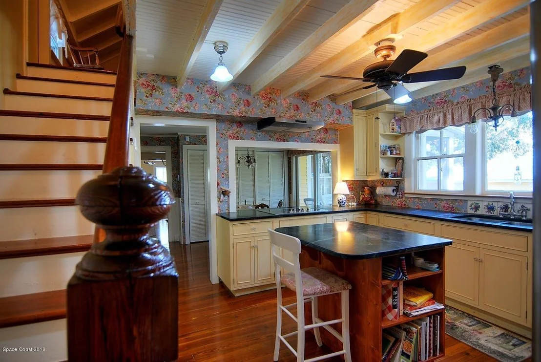 Photo of 27 Barton Avenue