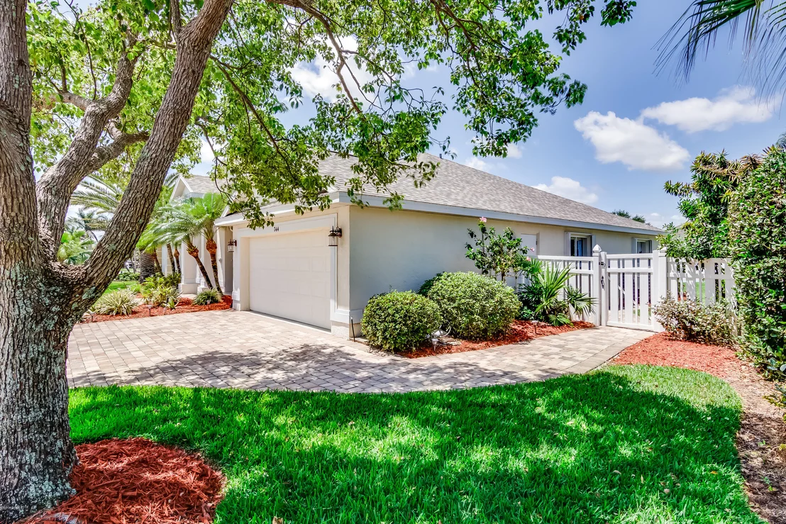 Photo of 744 Carriage Hill Road