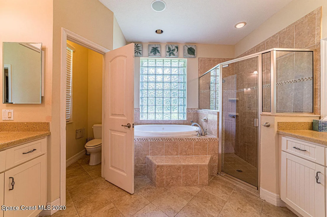 Photo of 160 River Drive